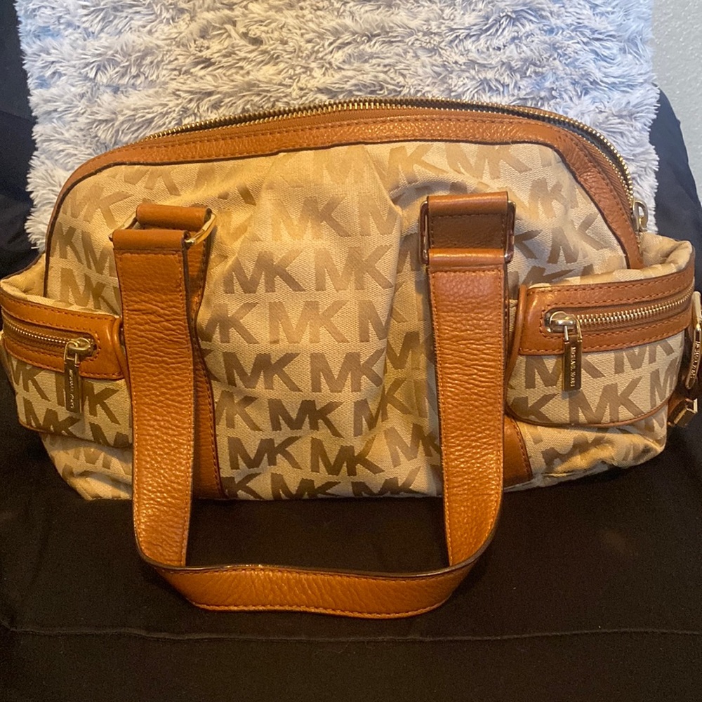Michael Kors shoulder handbag